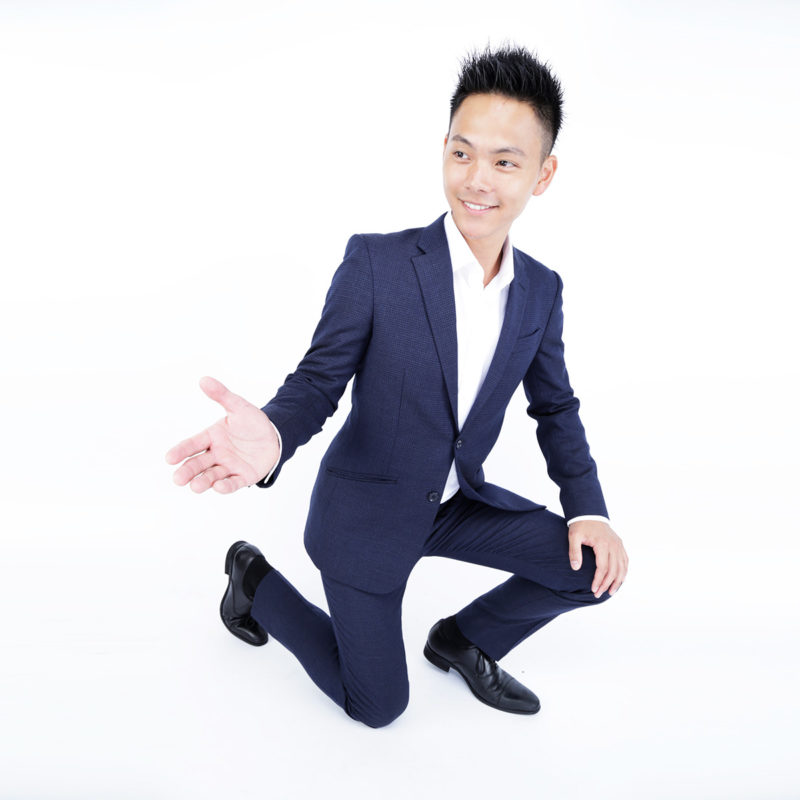 スーツの男性